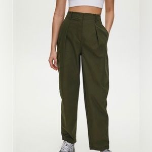 Aritzia Wilfred Free Day-Off Pant Size 2 army green
